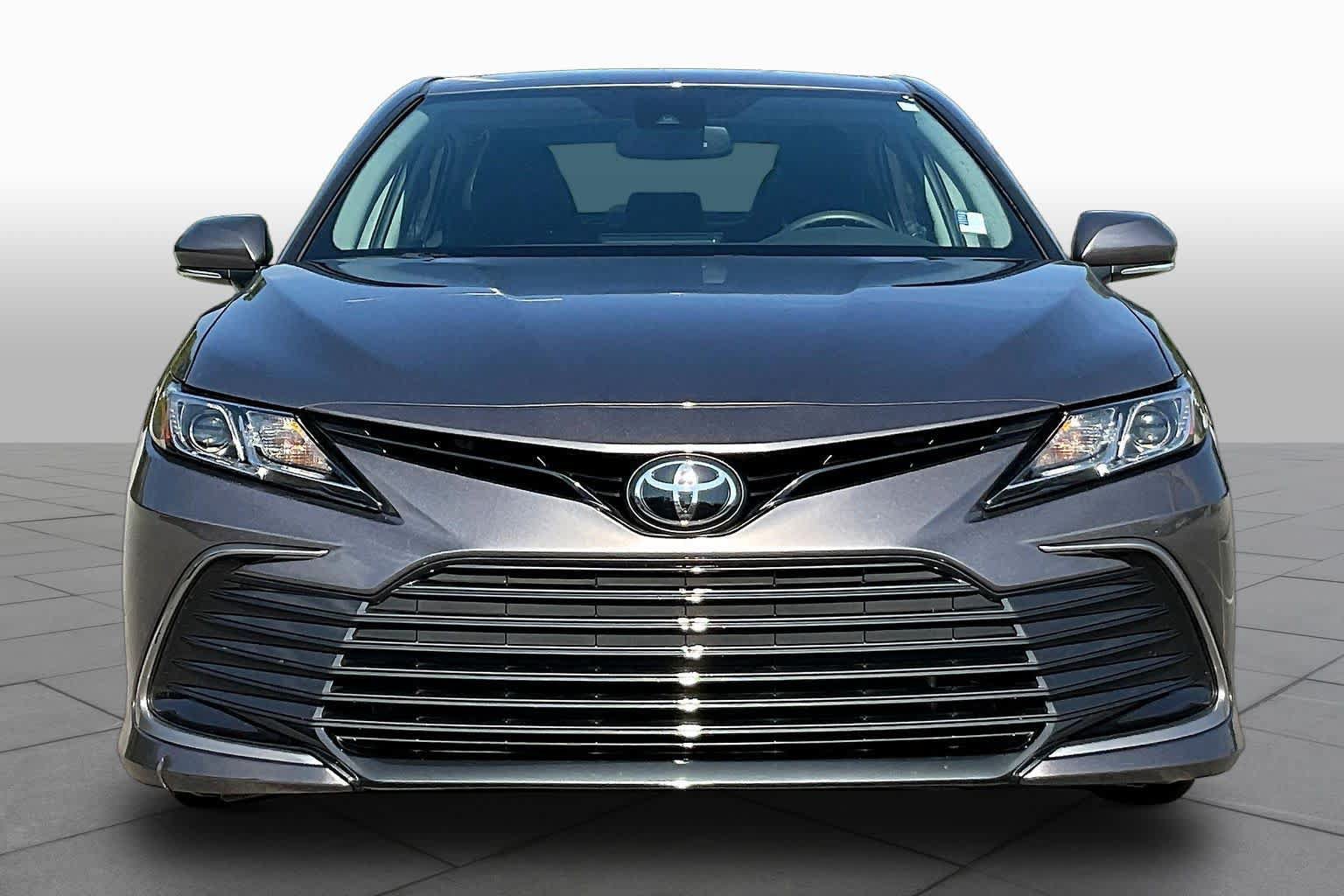 Used 2024 Toyota Camry LE w/ Convenience Package FWD image 4
