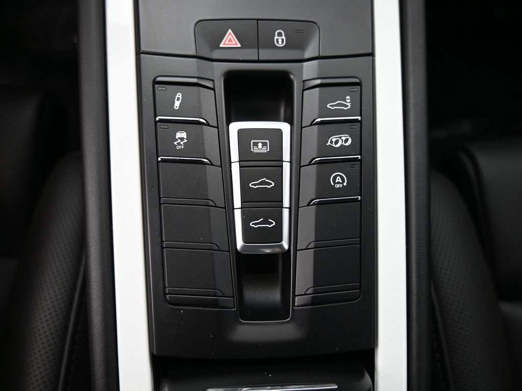 Used 2017 Porsche 911 Carrera GTS image 8