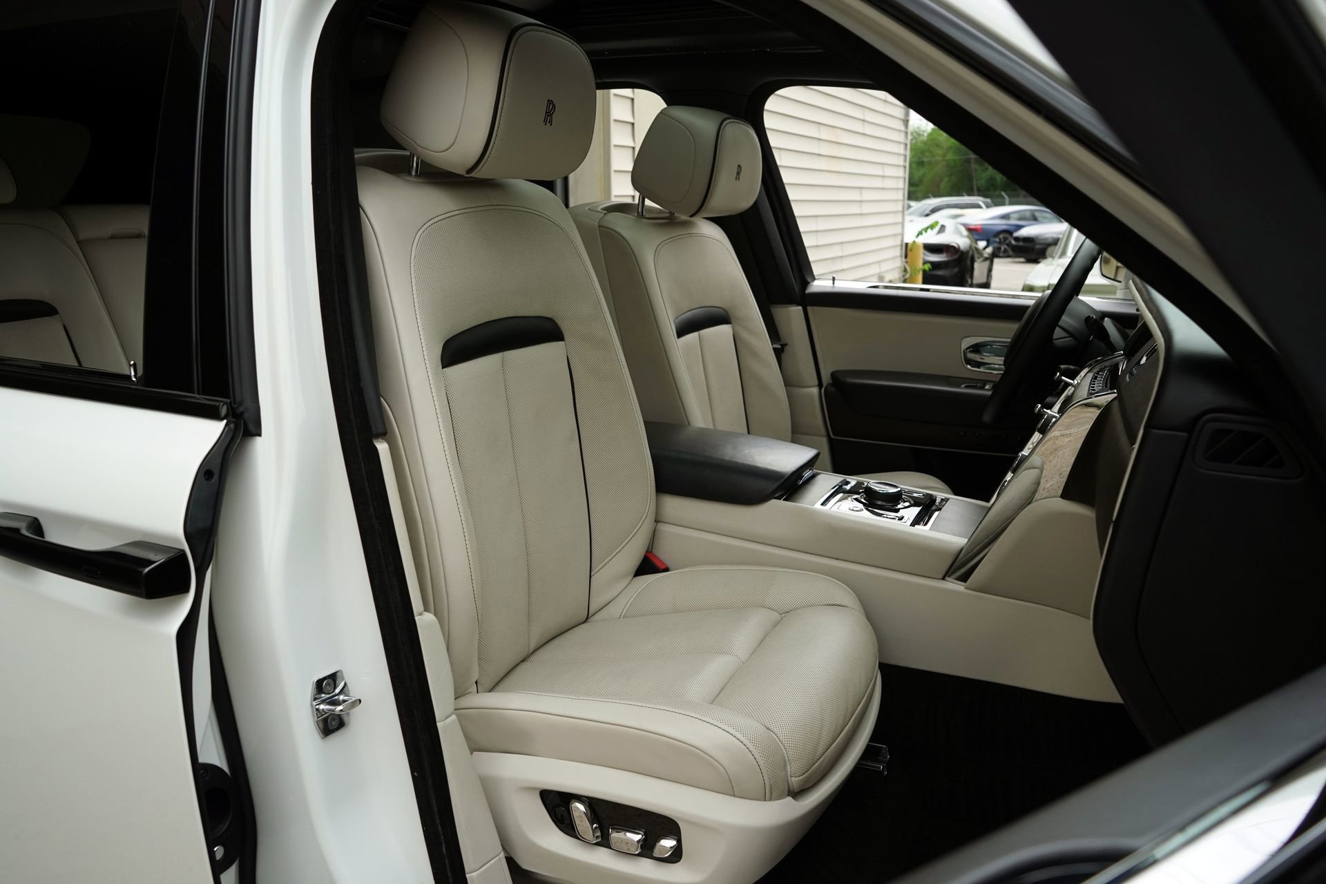 Used 2019 Rolls-Royce Cullinan AWD/4WD image 11