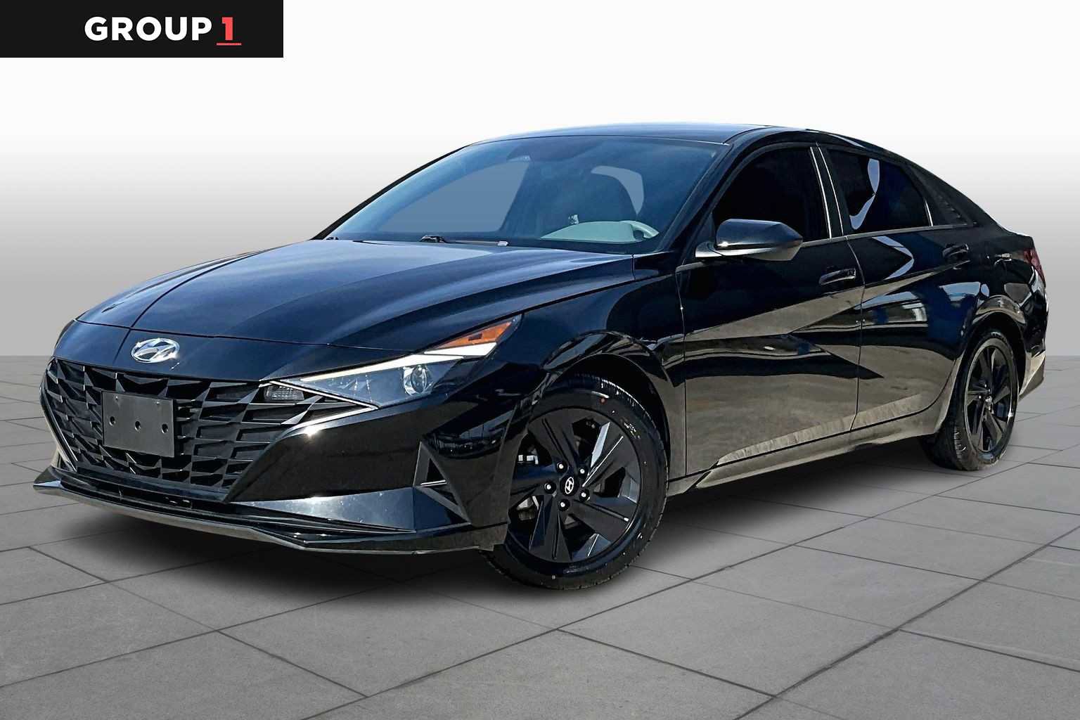 Used 2023 Hyundai Elantra SEL w/ Preferred Accessory Package image 1