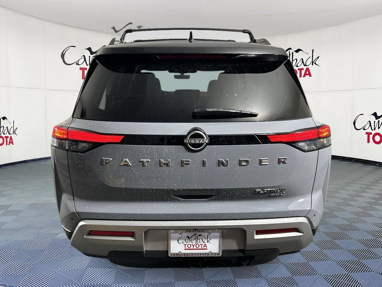 Used 2023 Nissan Pathfinder Platinum w/ Cargo Package AWD/4WD image 6