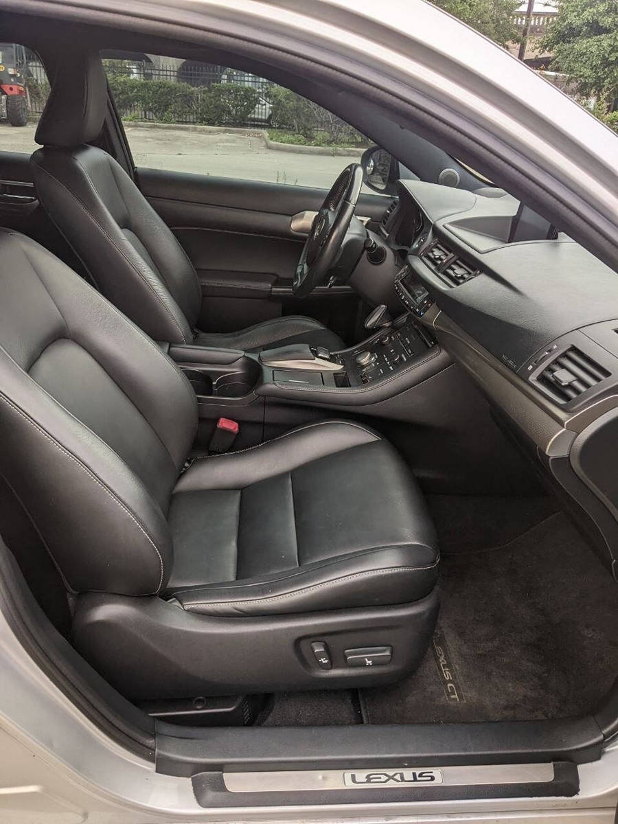 Used 2015 Lexus CT 200h w/ Navigation Package FWD image 7