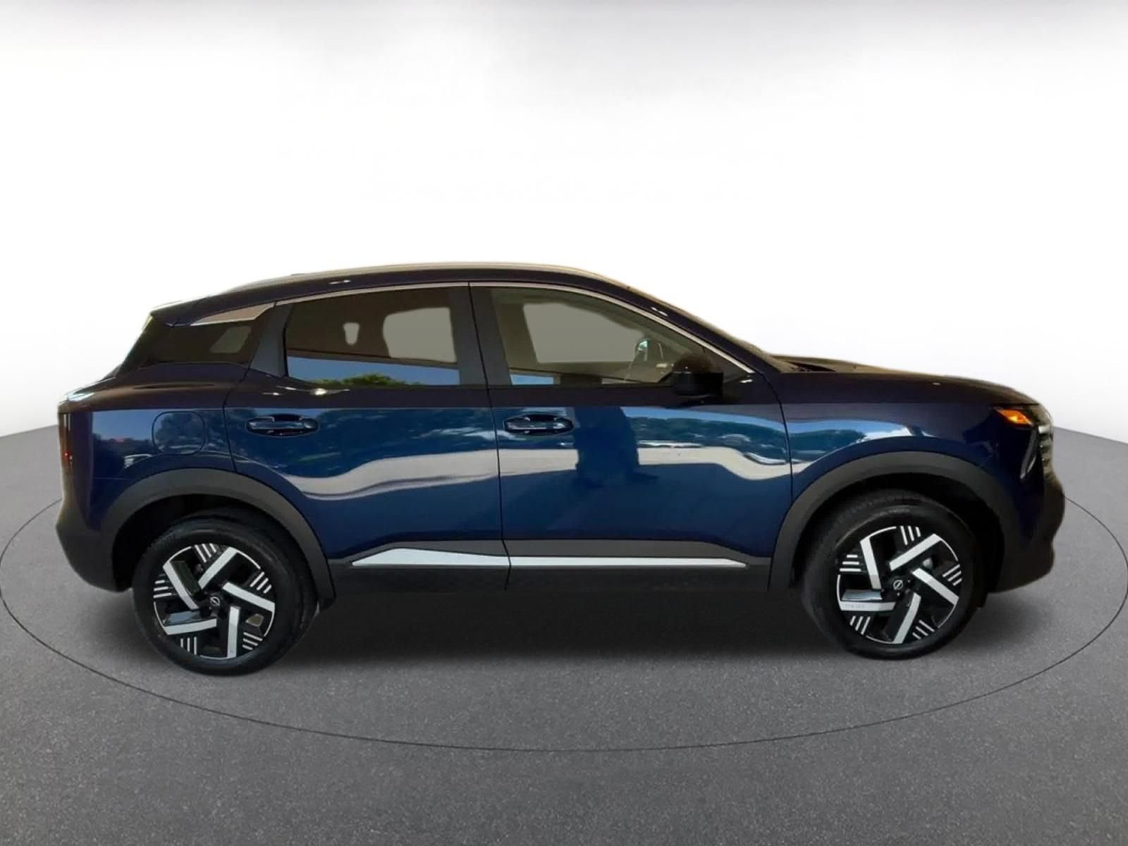 Used 2026 Nissan Kicks SV w/ Cold Weather Package FWD image 16