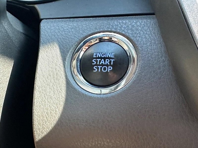 Used 2019 Toyota Camry LE w/ Convenience Package FWD image 17