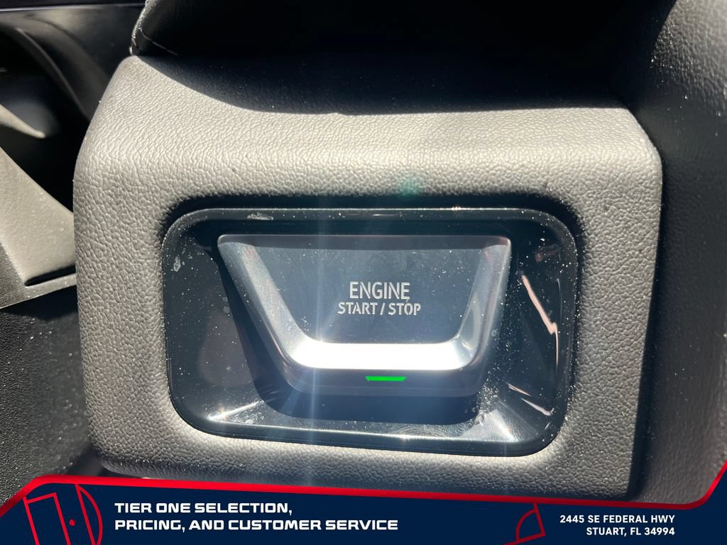 Used 2025 GMC Yukon Denali AWD/4WD image 22