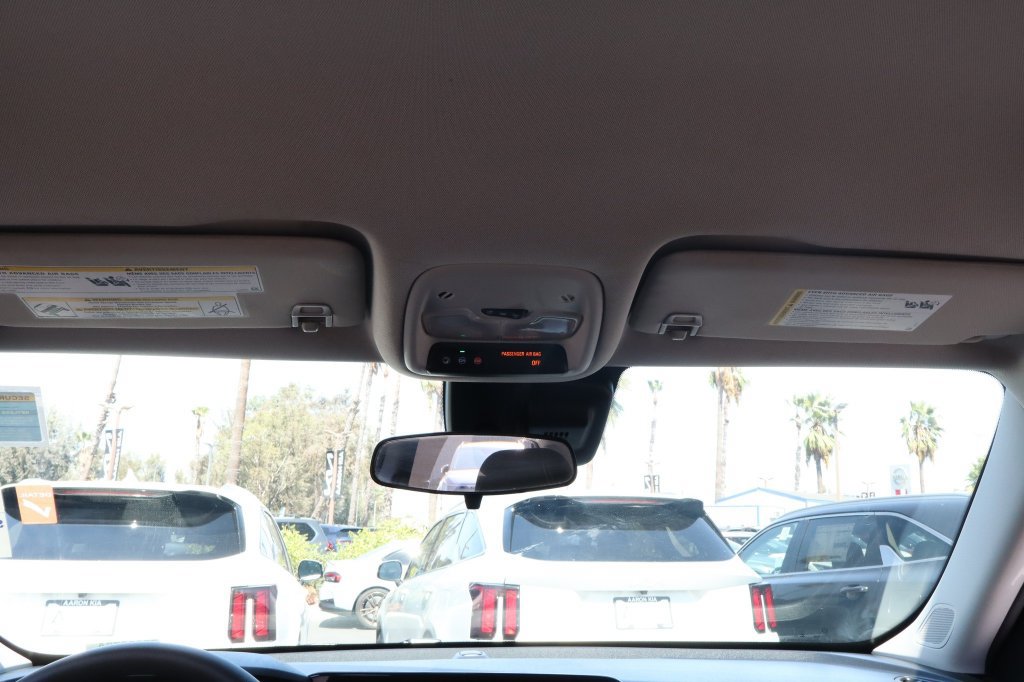 Used 2025 Chevrolet TrailBlazer LS w/ LS Convenience Package FWD image 32