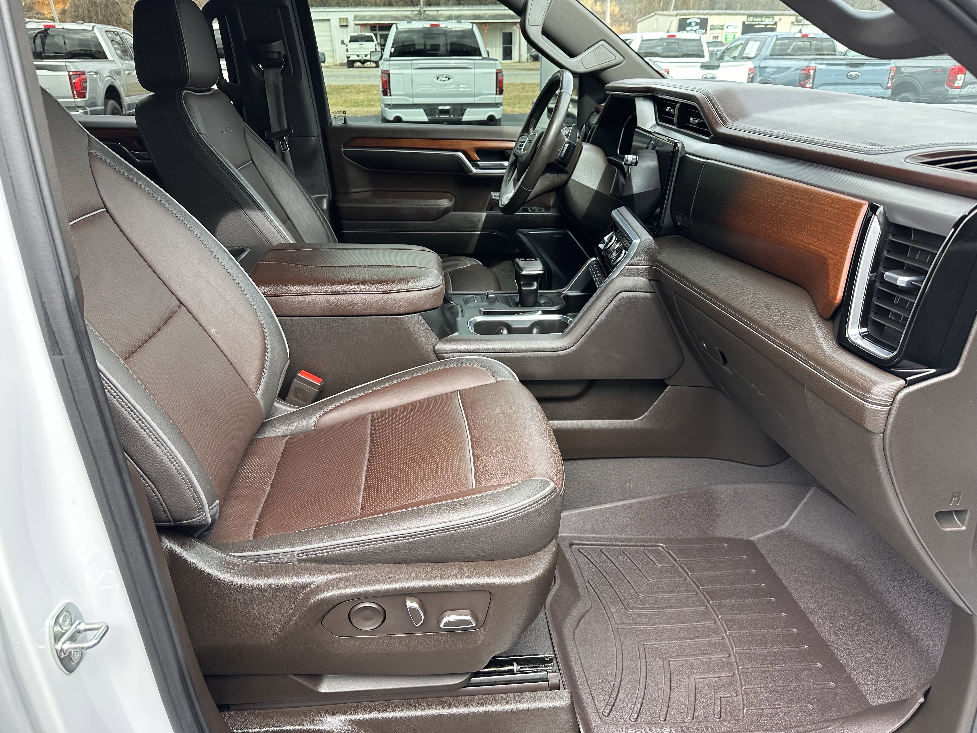 Used 2023 GMC Sierra 1500 Denali AWD/4WD image 16