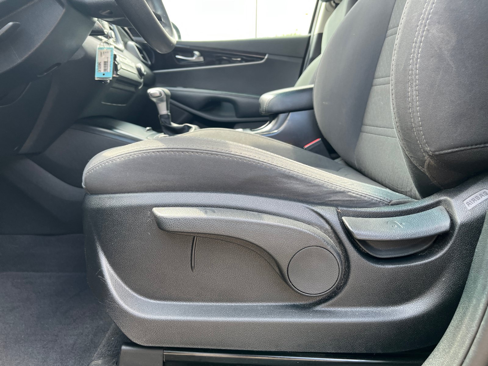 Used 2019 Kia Sorento L FWD image 17