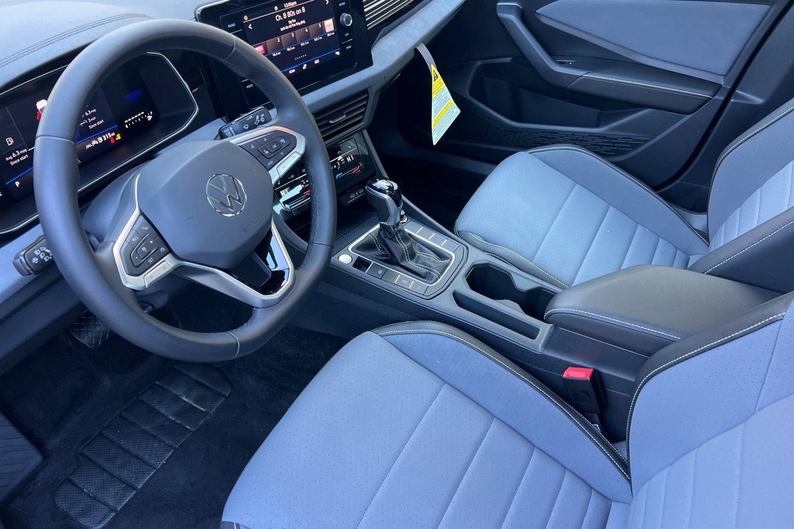 Certified 2025 Volkswagen Jetta SE image 10