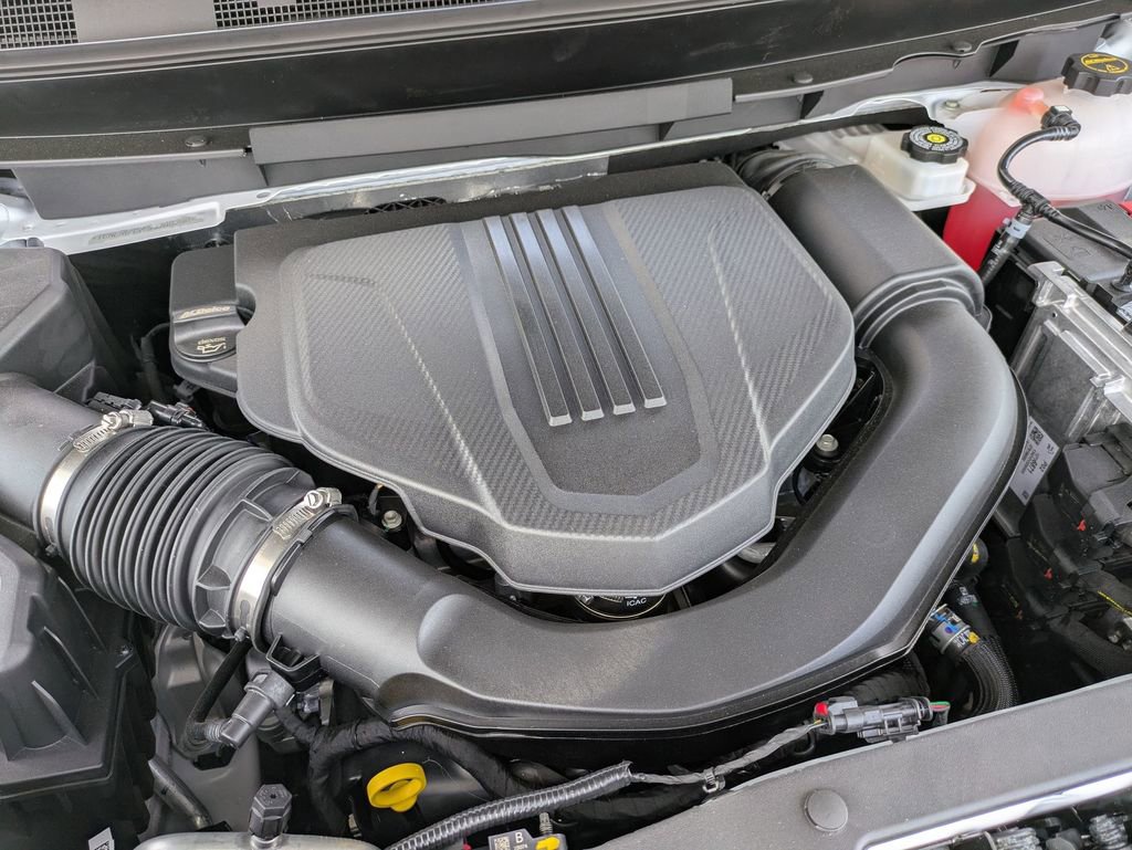 New 2025 Chevrolet Traverse LT image 13