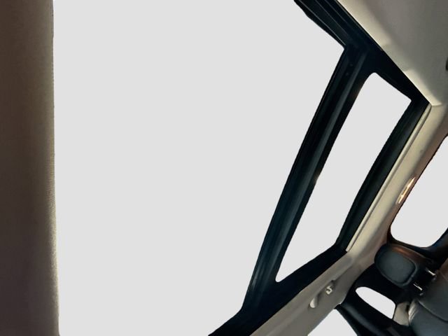 Used 2016 Jeep Cherokee Limited image 23