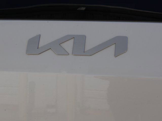 Used 2024 Kia EV9 Light image 16