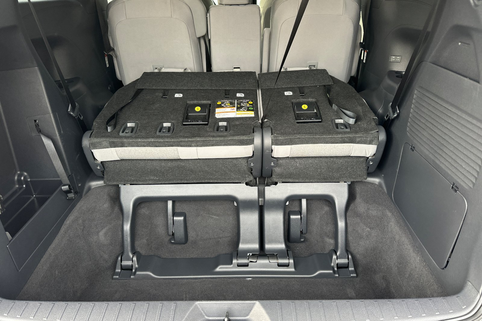 Certified 2026 Toyota Sienna LE FWD image 17
