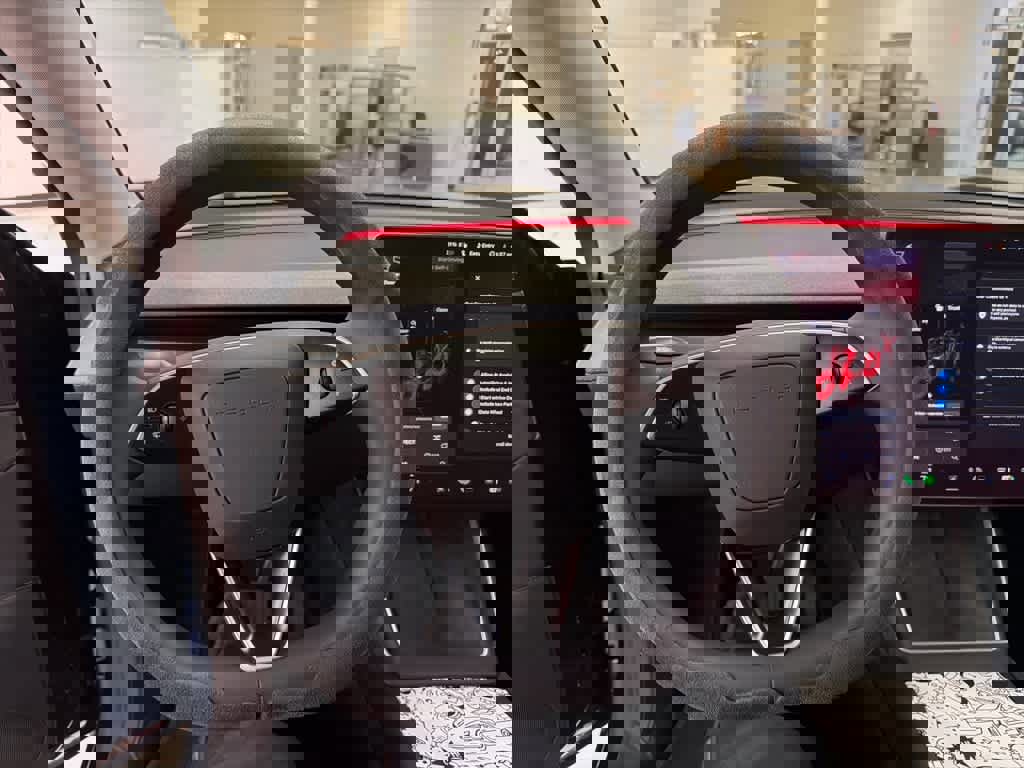 Used 2026 Tesla Model Y AWD image 18