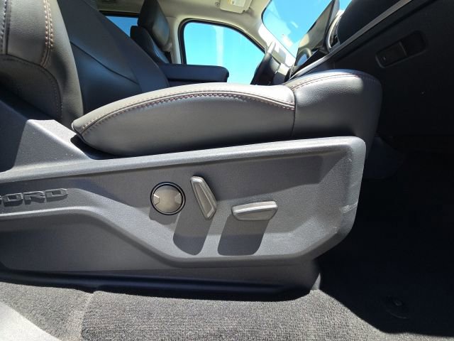 Used 2025 Ford Expedition Active AWD/4WD image 24