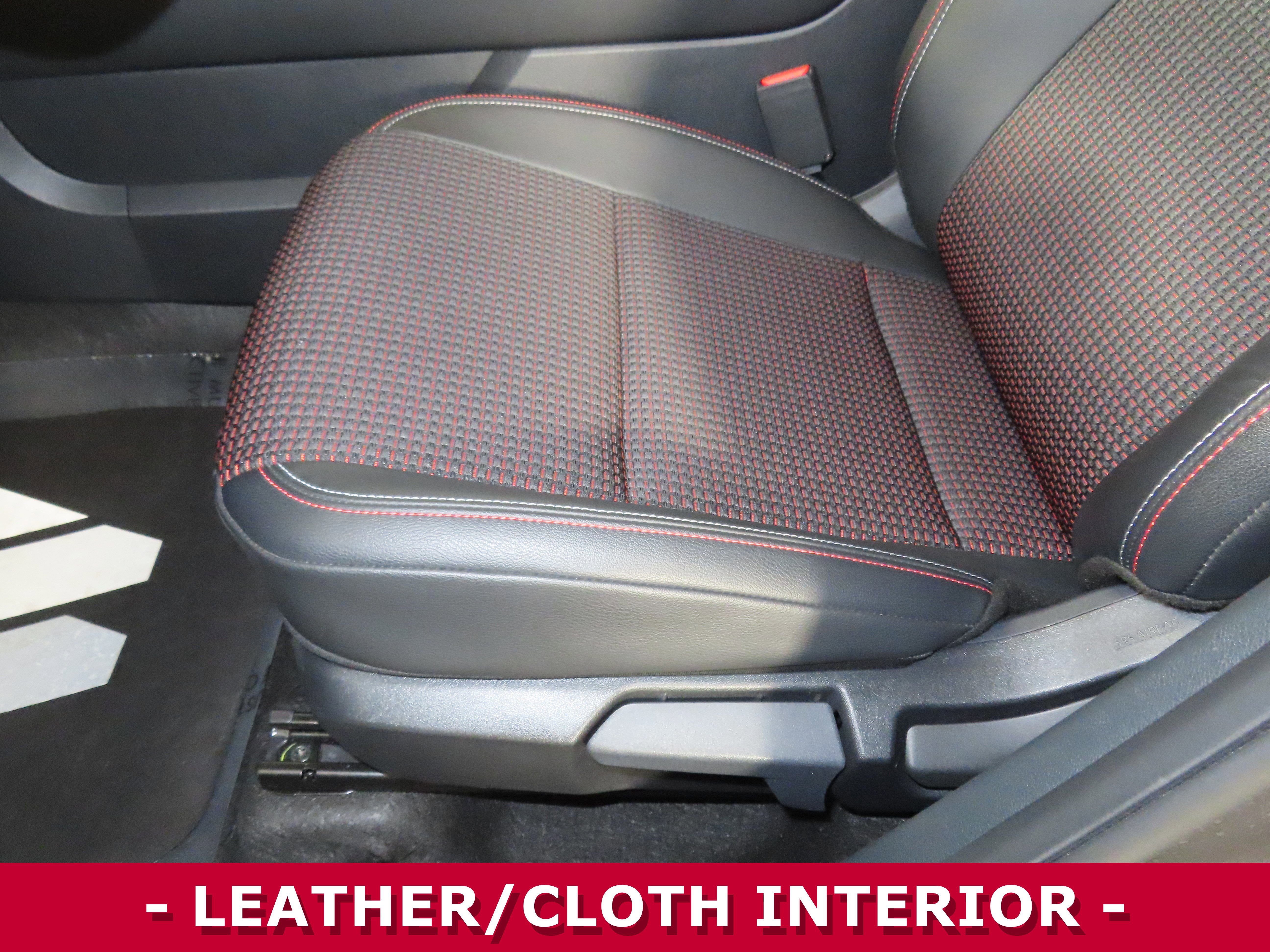 Certified 2025 Nissan Kicks SR image 8