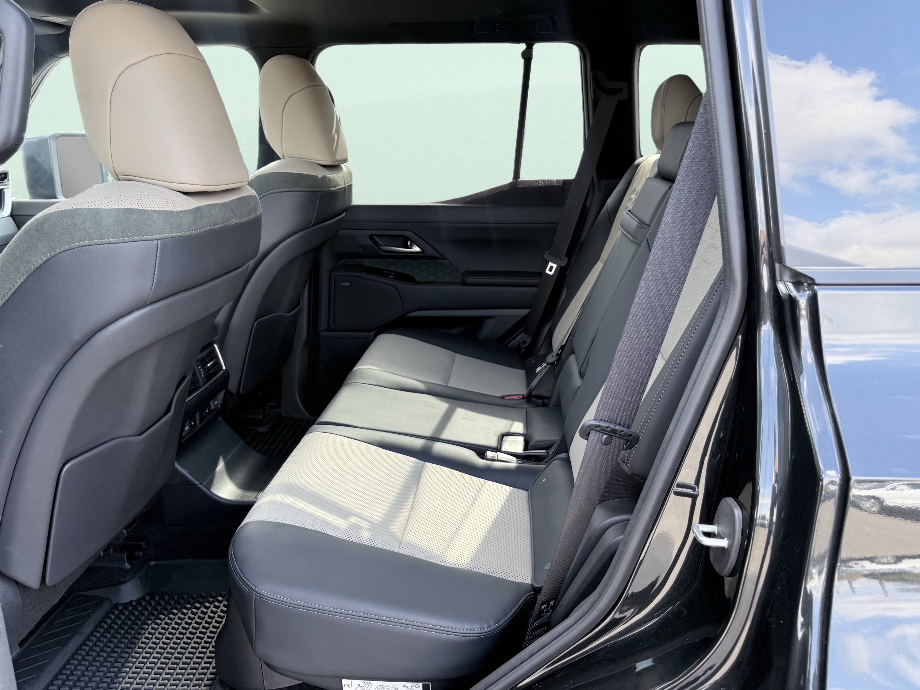 Used 2024 Lexus GX 550 image 17