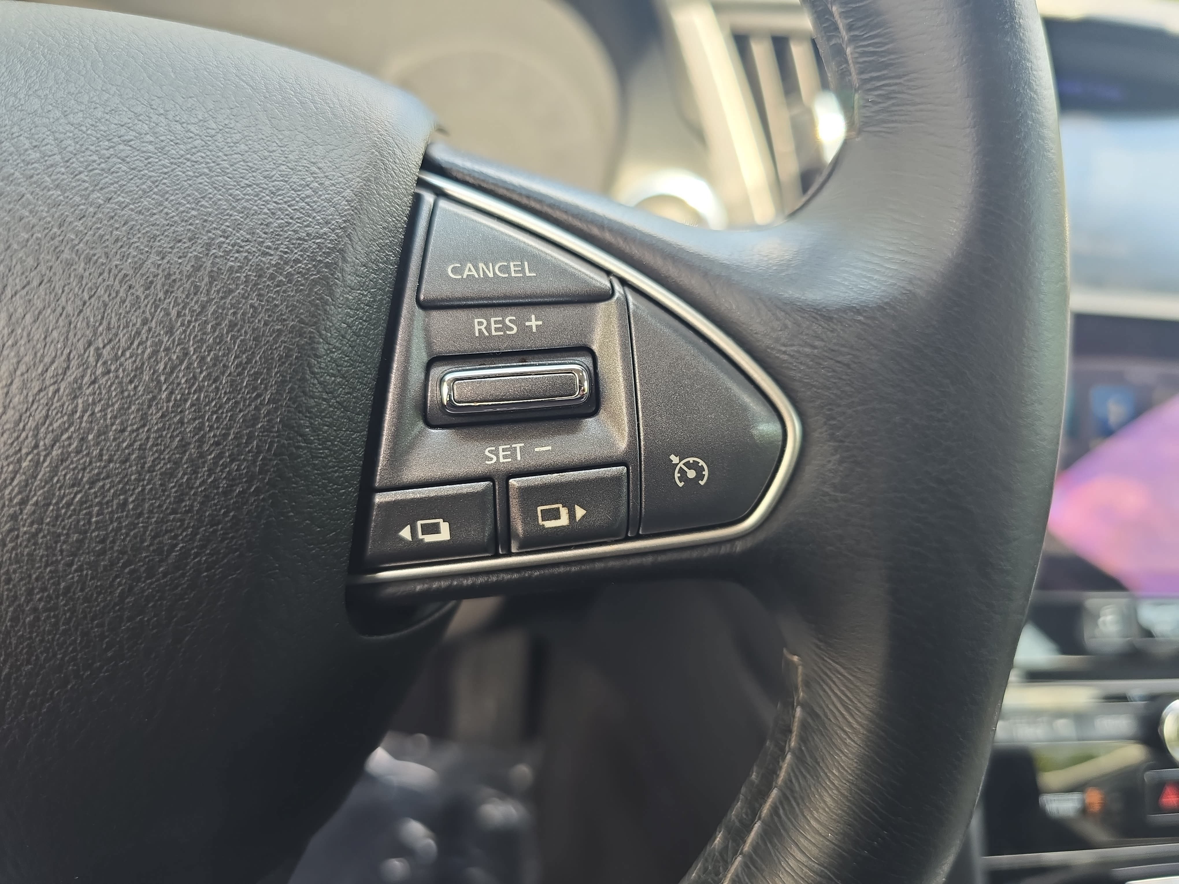 Used 2017 INFINITI Q50 2.0t w/ Moonroof Package RWD image 17