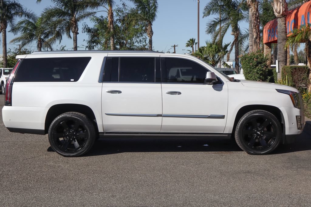 Used 2017 Cadillac Escalade ESV Platinum AWD/4WD image 10