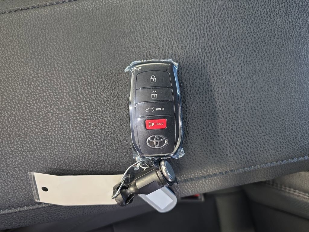 Used 2025 Toyota Camry XSE image 38