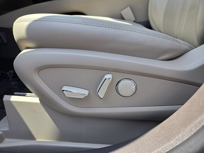 Used 2022 Lincoln Nautilus Reserve w/ Equipment Group 201A FWD image 10