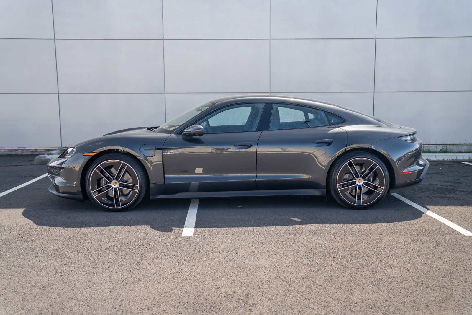 New 2026 Porsche Taycan AWD/4WD video 2