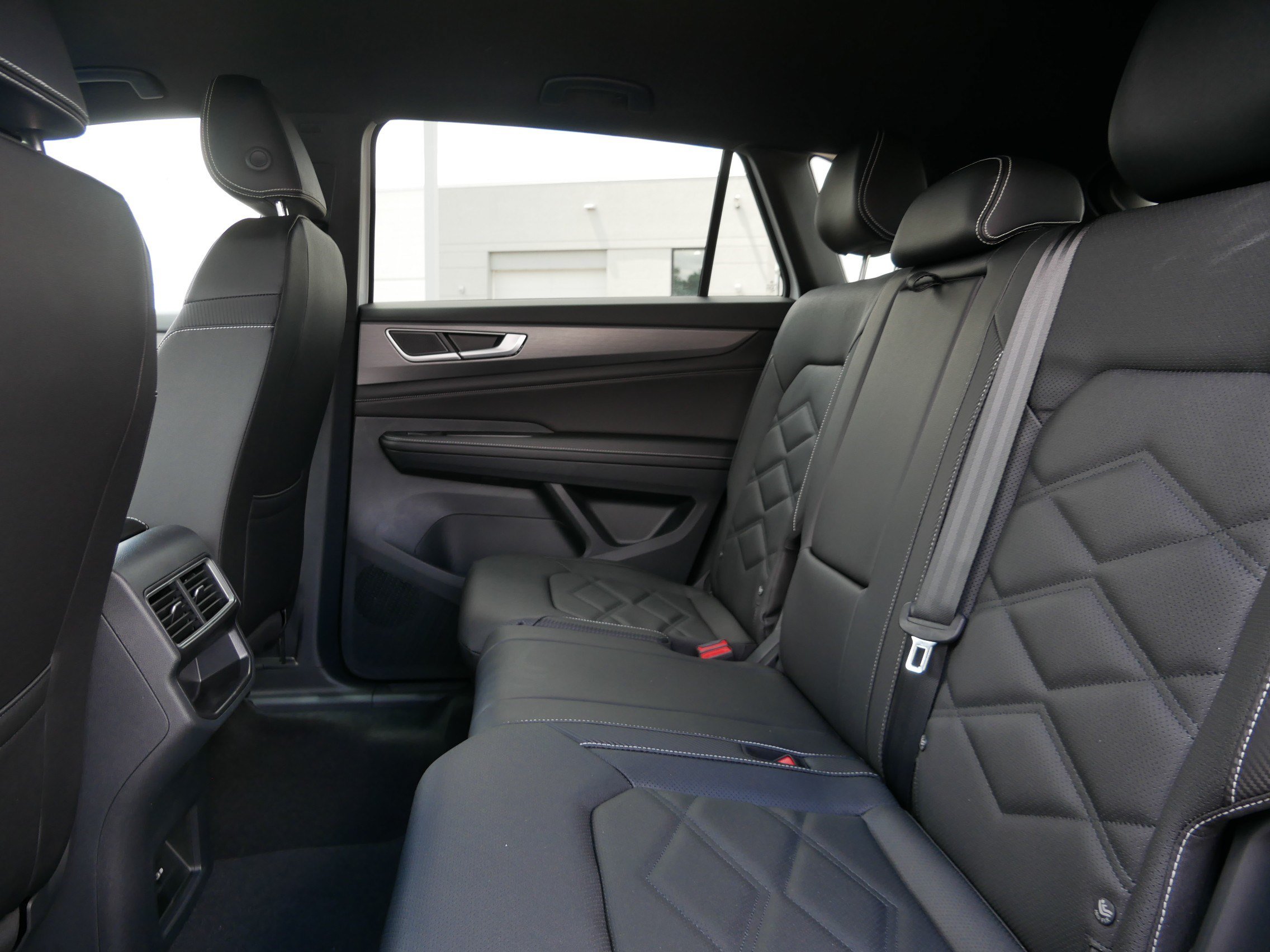 New 2026 Volkswagen Atlas Cross Sport SE AWD/4WD image 5