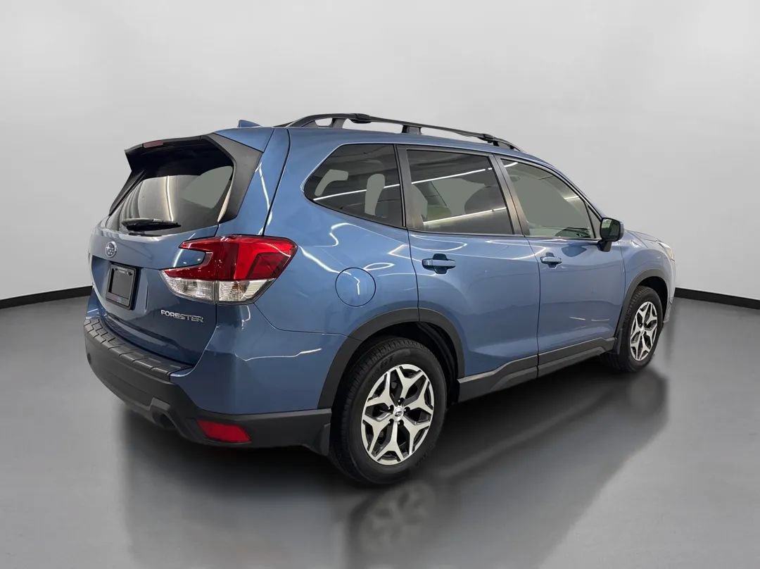 Used 2023 Subaru Forester Premium AWD/4WD image 10