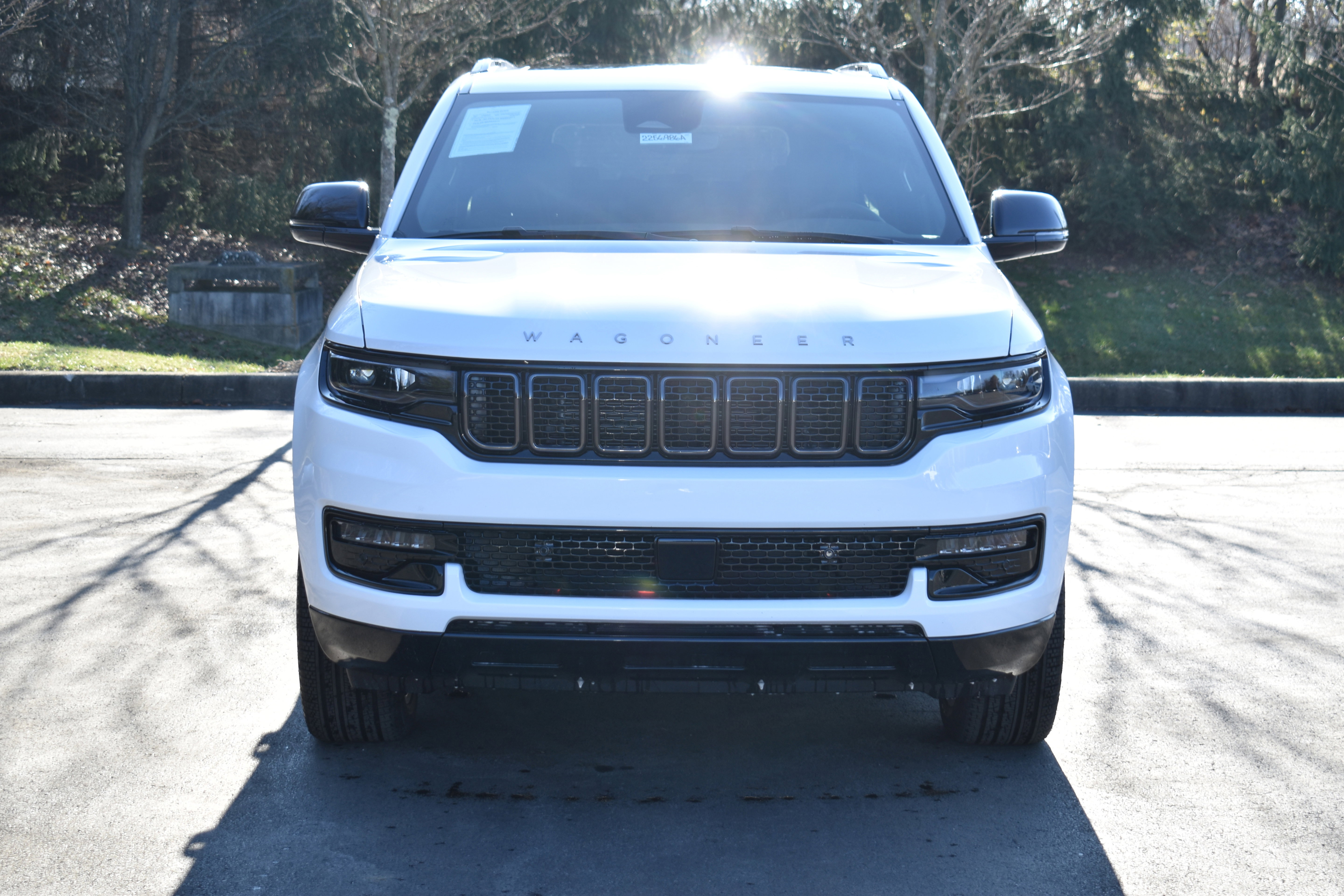 Used 2025 Jeep Wagoneer L Series II w/ Premium Group I image 2