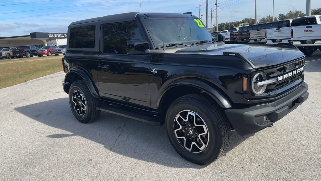 Used 2022 Ford Bronco Outer Banks image 2