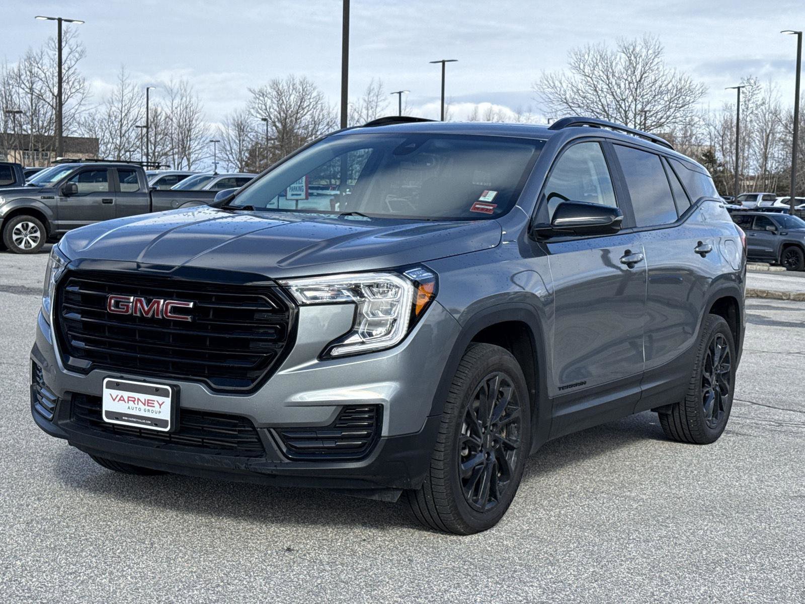 Used 2023 GMC Terrain SLE w/ Driver Convenience Package image 1
