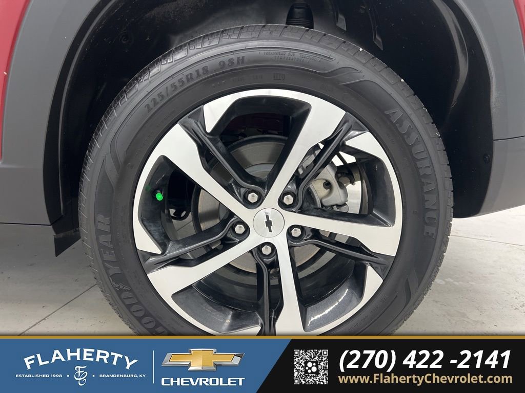 Used 2025 Chevrolet Trax RS w/ Driver Confidence Package image 19