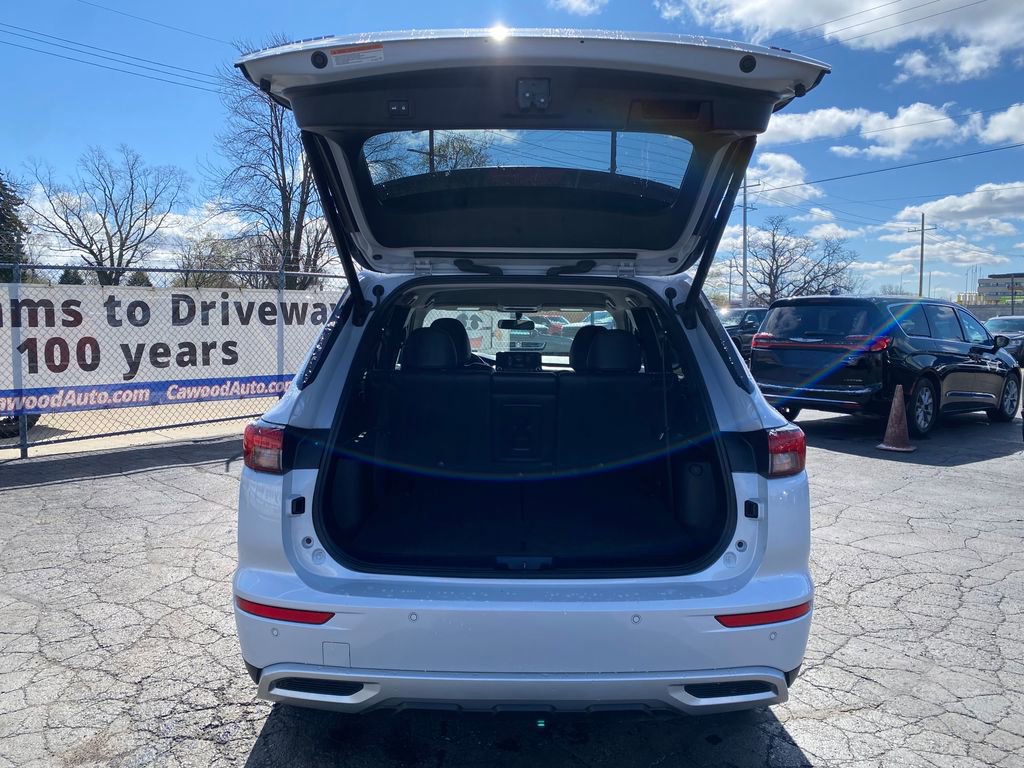 Used 2024 Mitsubishi Outlander SE AWD/4WD image 4