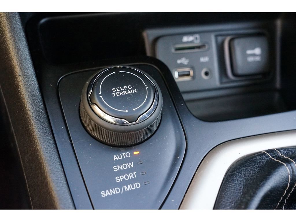 Used 2017 Jeep Cherokee Latitude image 29