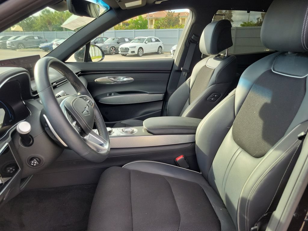 Used 2024 Genesis GV70 2.5T w/ Sport Prestige Package AWD/4WD image 23
