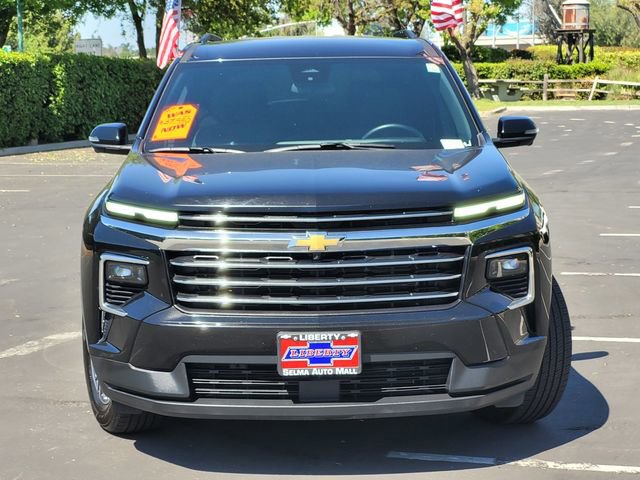 Used 2024 Chevrolet Traverse LT image 3