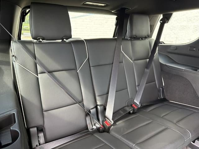 Certified 2022 Cadillac Escalade Premium Luxury AWD/4WD image 17