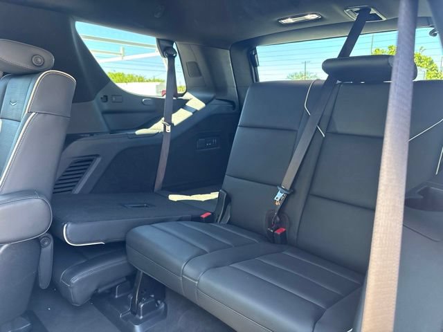 Used 2025 Cadillac Escalade Premium Luxury AWD/4WD image 32