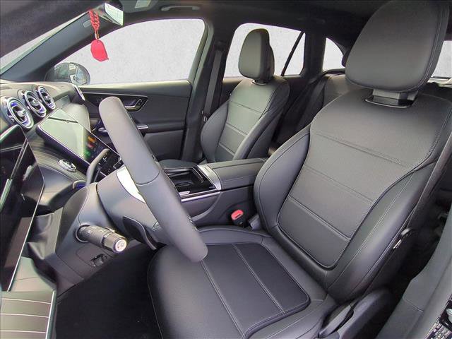 New 2026 Mercedes-Benz GLC 300 image 4