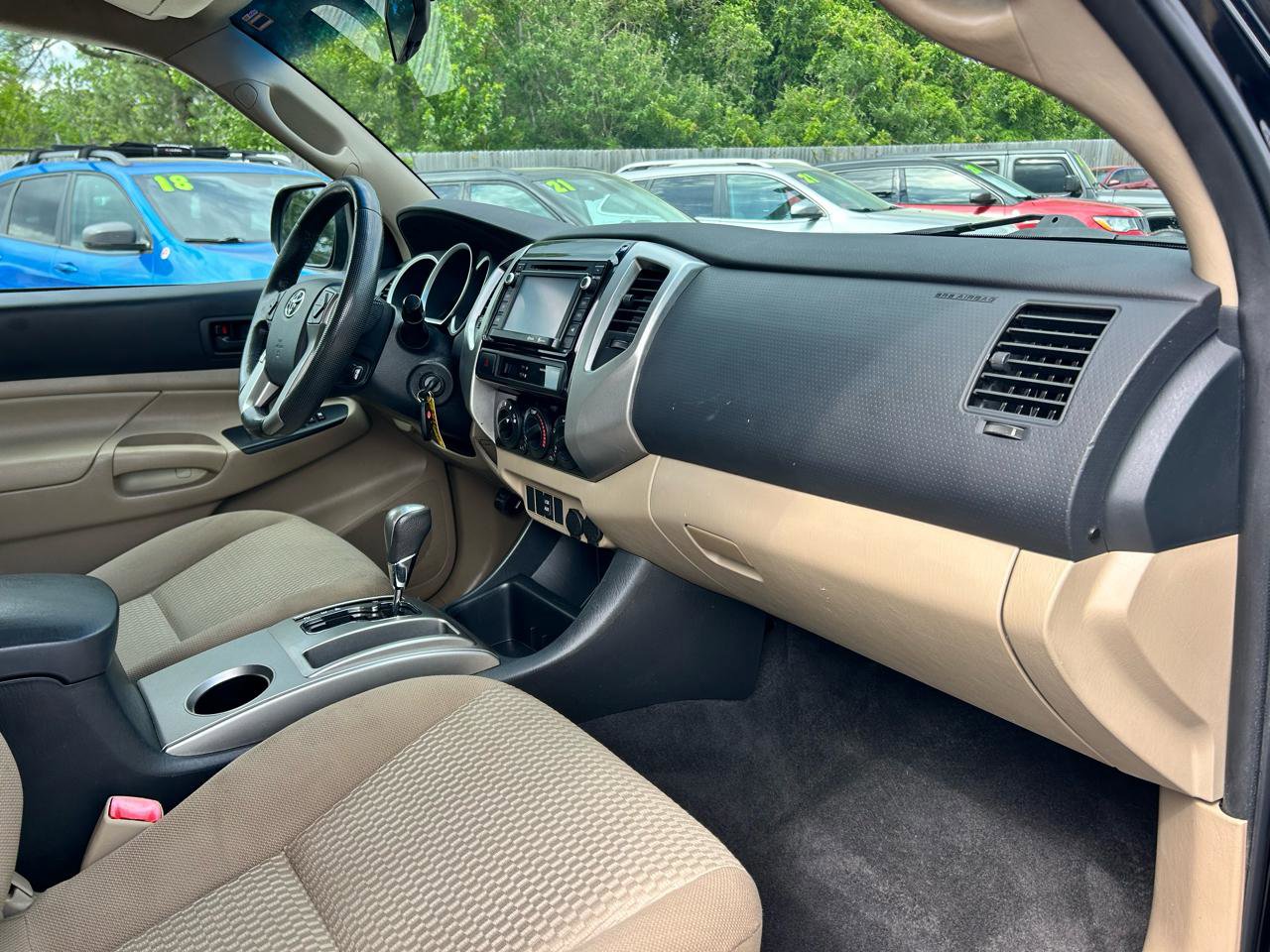 Used 2014 Toyota Tacoma PreRunner w/ SR5 Package RWD image 9