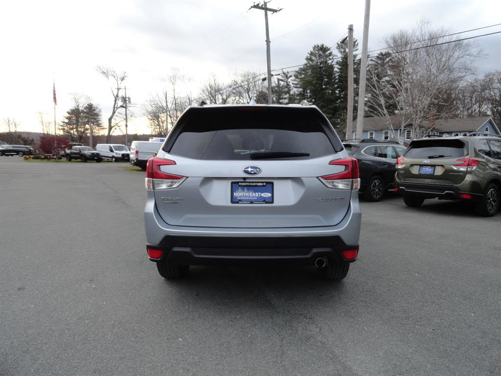 Used 2020 Subaru Forester Limited image 6