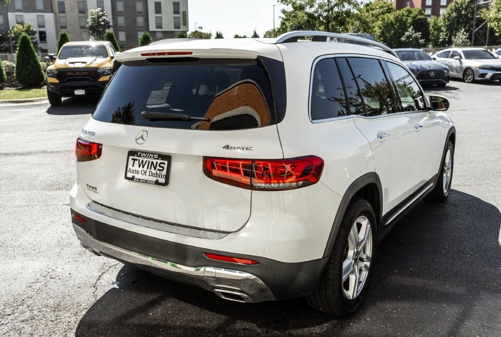 Used 2022 Mercedes-Benz GLB 250 4MATIC w/ Premium Package Lite image 32