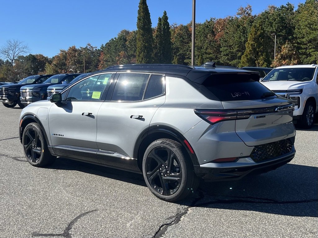 New 2026 Chevrolet Equinox EV RS image 3