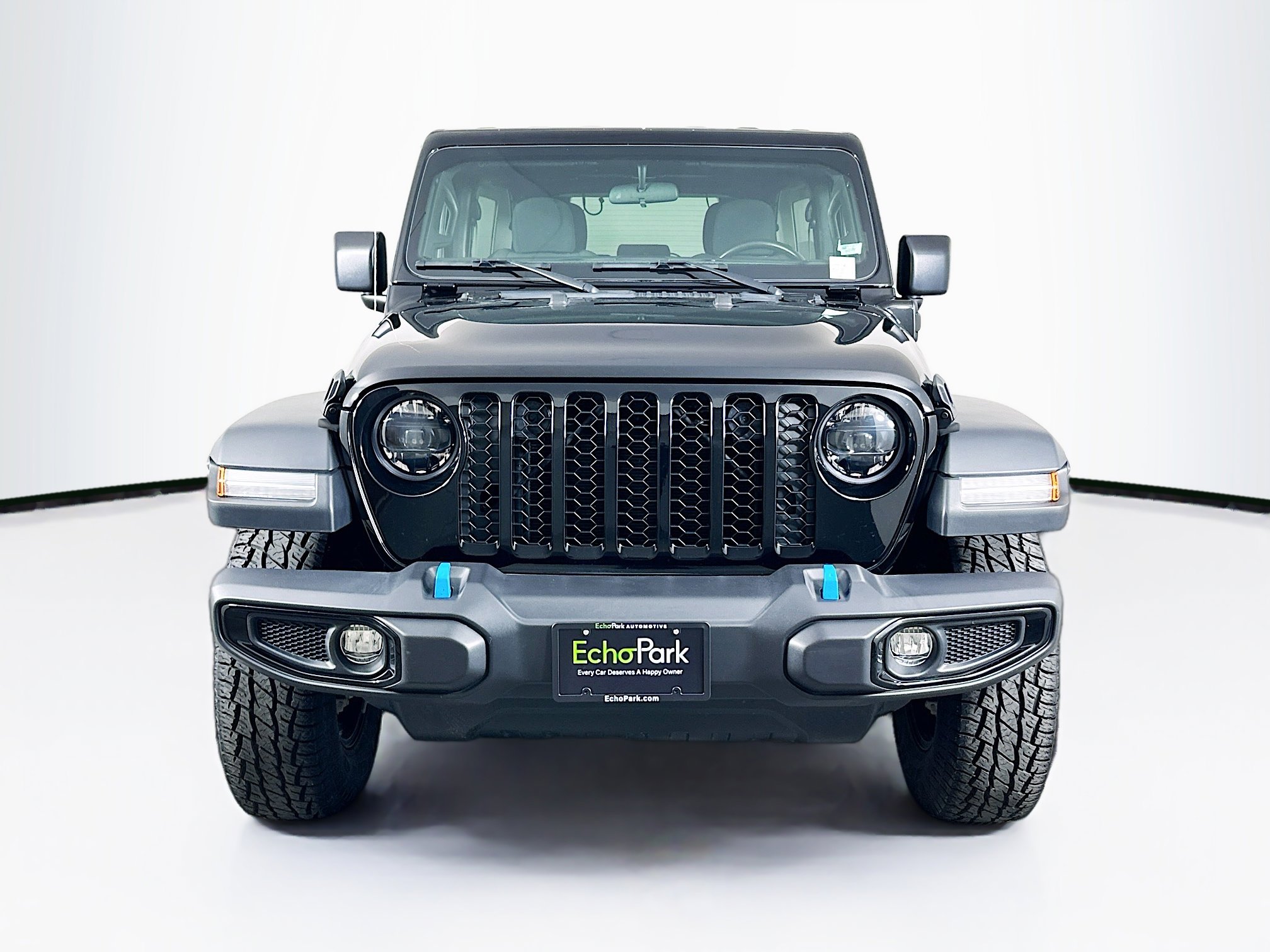 Used 2023 Jeep Wrangler Unlimited w/ Cold Weather Group AWD/4WD image 2