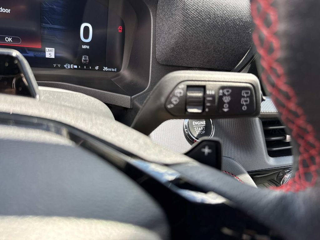Used 2025 Ford Explorer ST AWD/4WD image 38