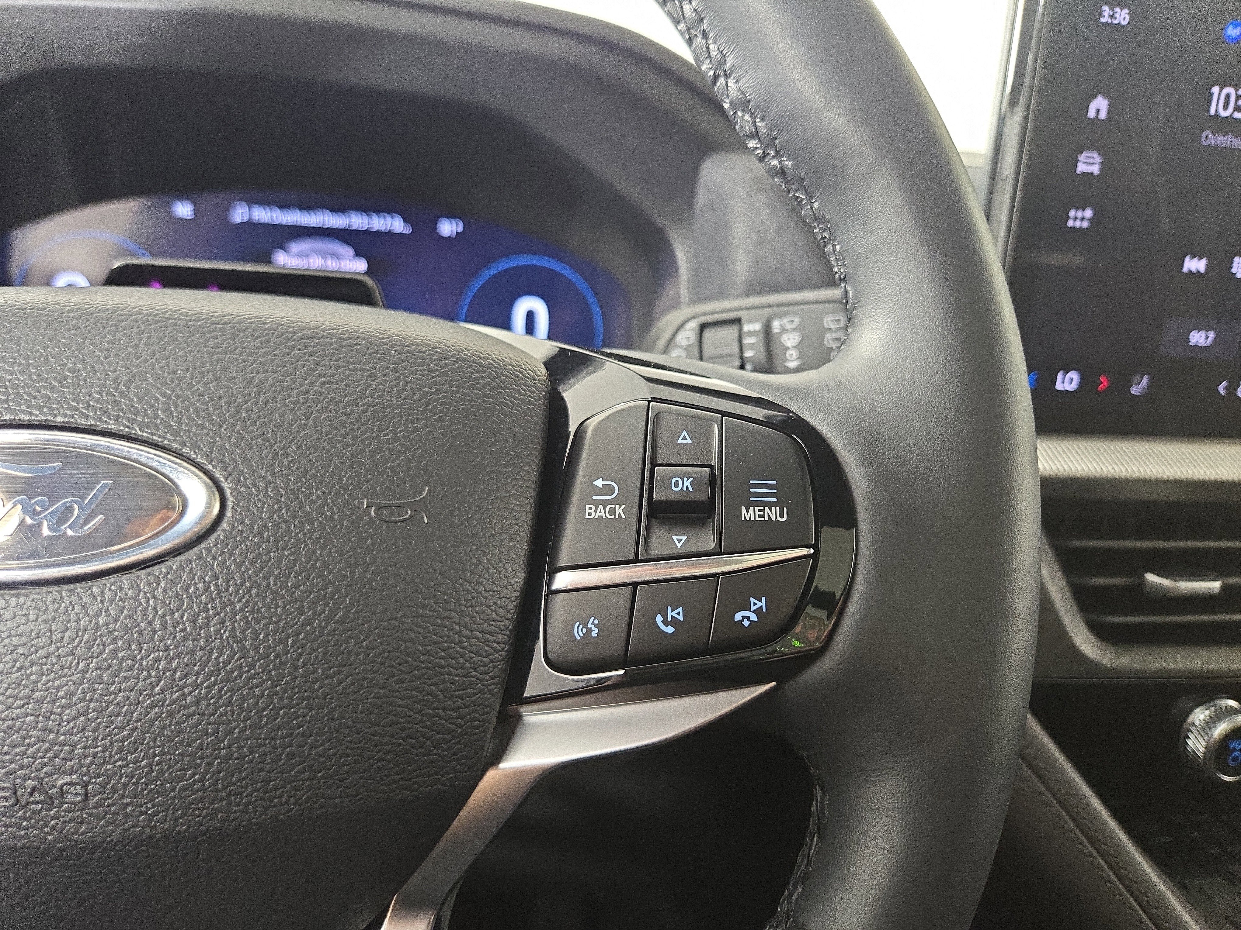 Used 2025 Ford Explorer Platinum w/ LUX Leather Package AWD/4WD image 17