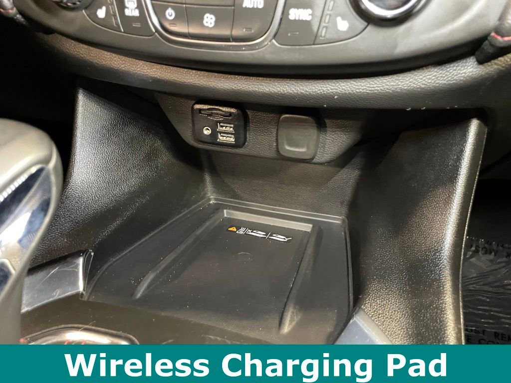 Used 2023 Chevrolet Traverse RS image 21