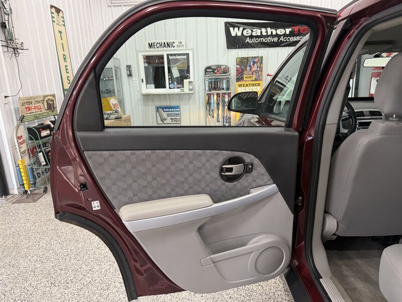 Used 2007 Chevrolet Equinox LS AWD/4WD image 27