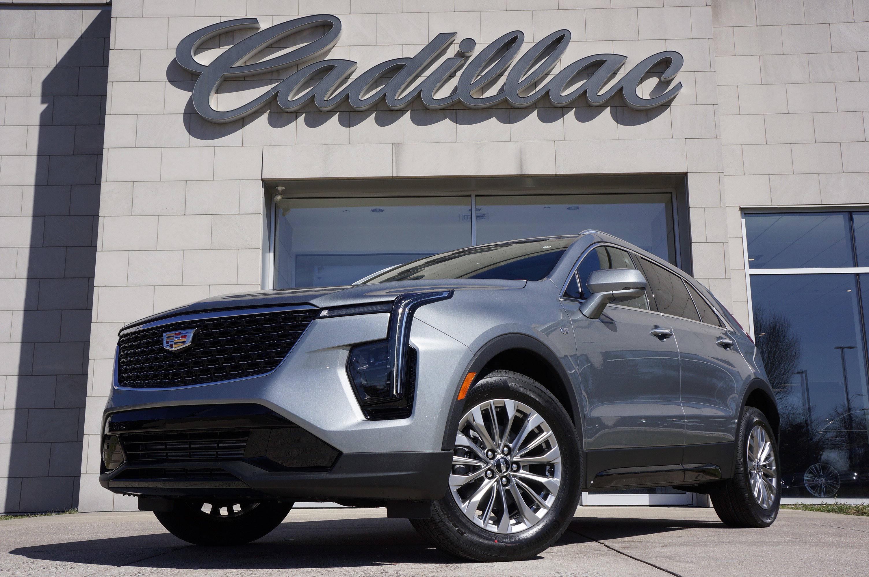 Used 2025 Cadillac XT4 Premium Luxury image 11