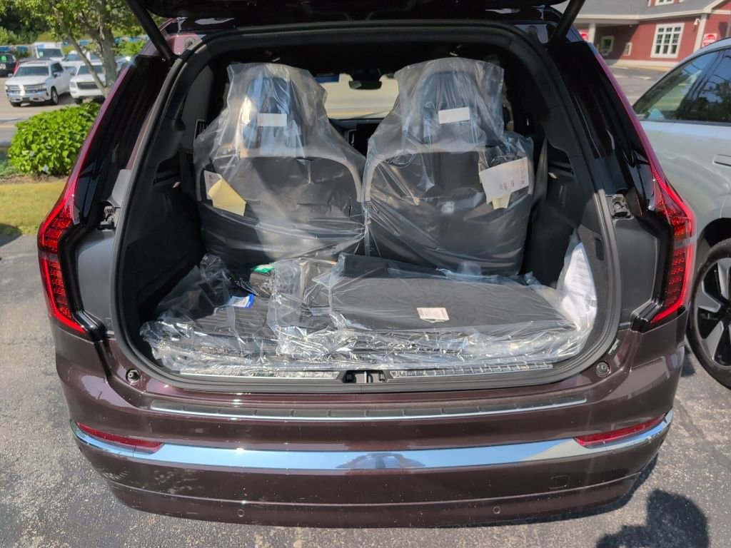 New 2026 Volvo XC90 B5 Plus w/ Protection Package Premier AWD/4WD image 15